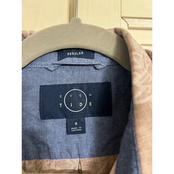 Even Tide mens size medium linen blend button down shirt with pineapples - Picture 2 of 3